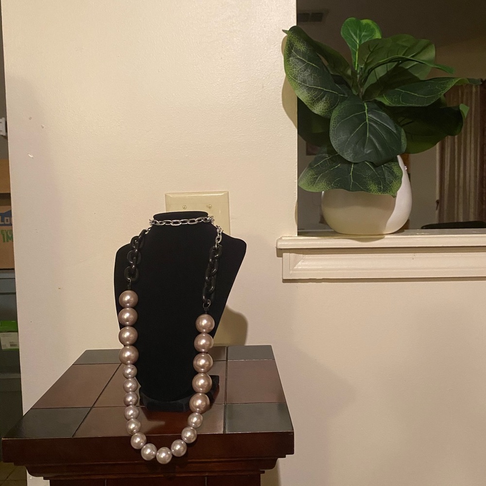 Silver gray and black 18 inch necklace